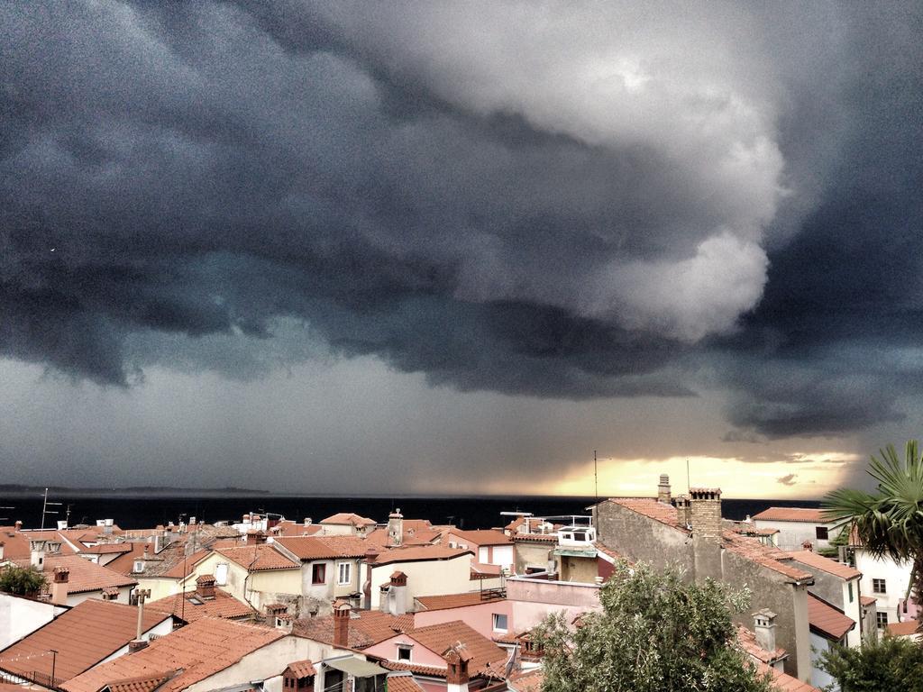 Holiday Home Amazing View Piran Bagian luar foto